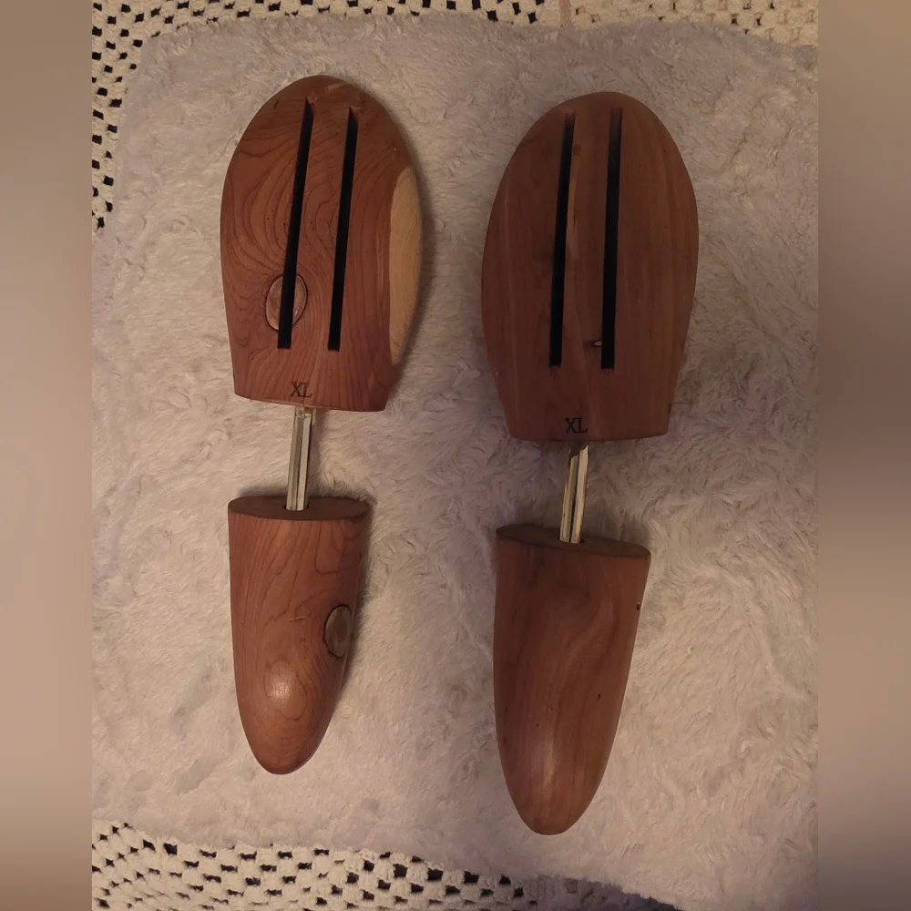 WOODLORE – Cedar Shoe Trees XL – Set of 2 (Adjustable)